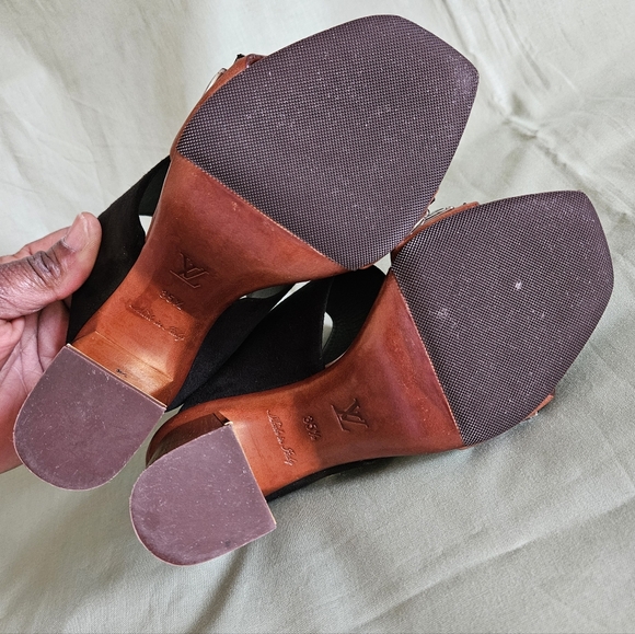 NDS Women's Louis Vuitton Designer Luxury High-End Sandals Heels Size 6 US - Picture 13 of 16